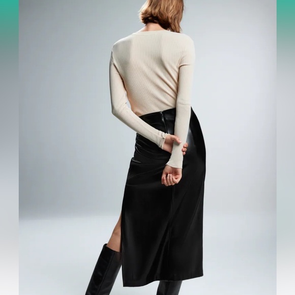 ZARA Ribbed Long Sleeve Top - Picture 4 of 13